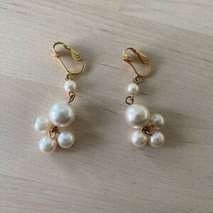 Vintage  Coquette Girl Pearl Cluster Clip-on Earrings